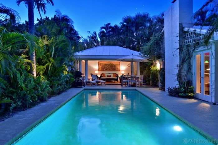 private pool garden villa