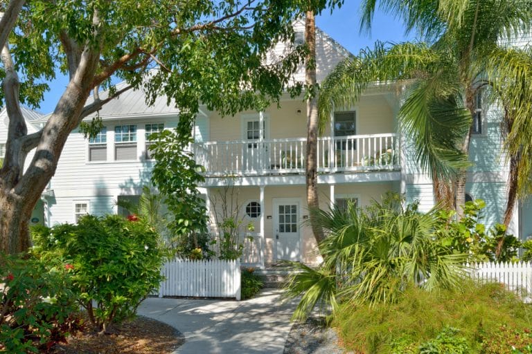 Sweet Sunshine Garden Flat